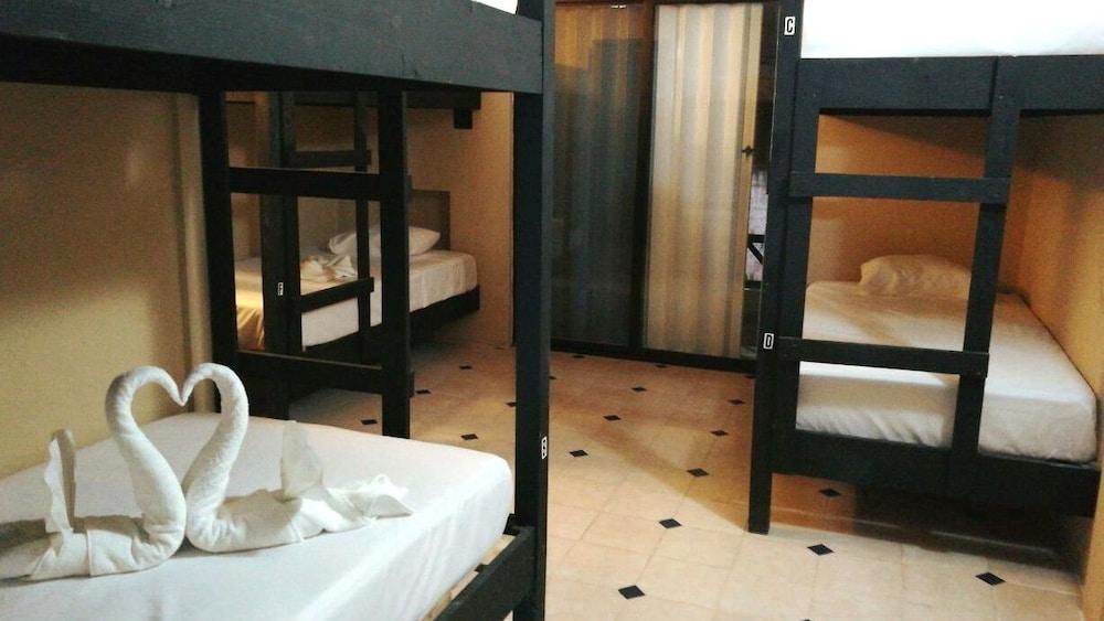 Deja Hostel Playa del Carmen Esterno foto